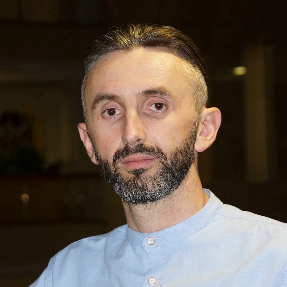Роман Бендас